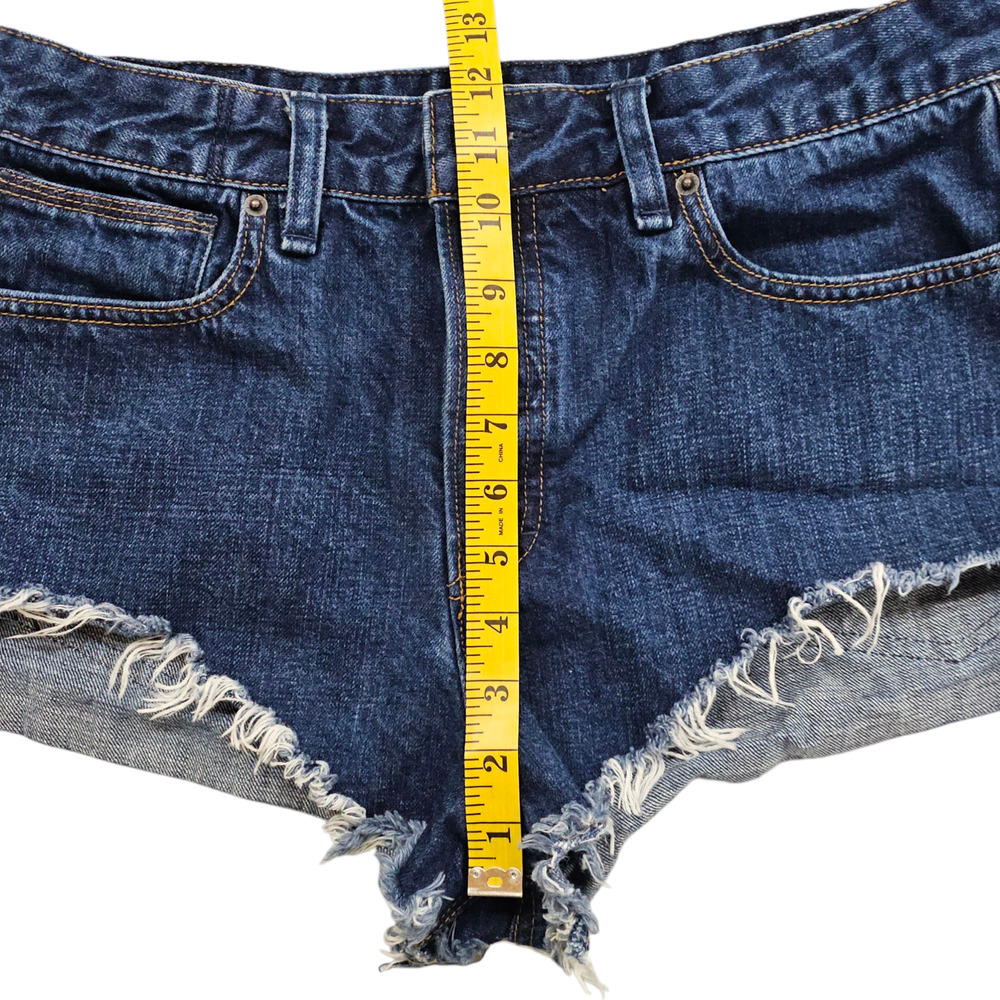 Free People Shorts Womens Size 30 Cut Off Jean Booty Shorts Denim Button Fly - Picture 12 of 12